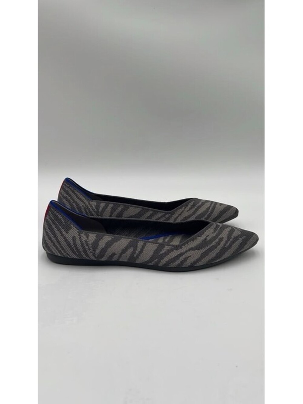 ROTHY’S “THE POINT” Gray Zebra Knit Pointed Toe Slip On Flats Womens Size 8